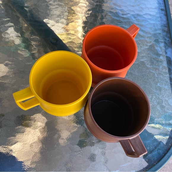 Tupperware Stacking Mugs - Picture 2 of 3